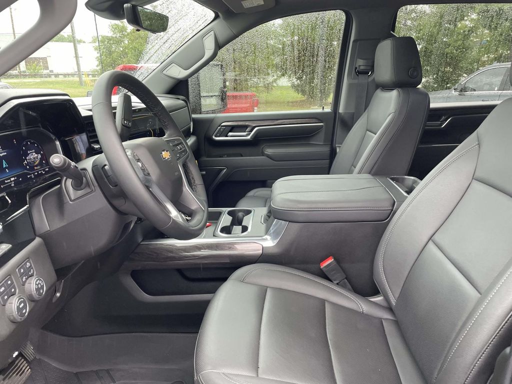 2025 Chevrolet Silverado 2500HD LTZ - Photo 20