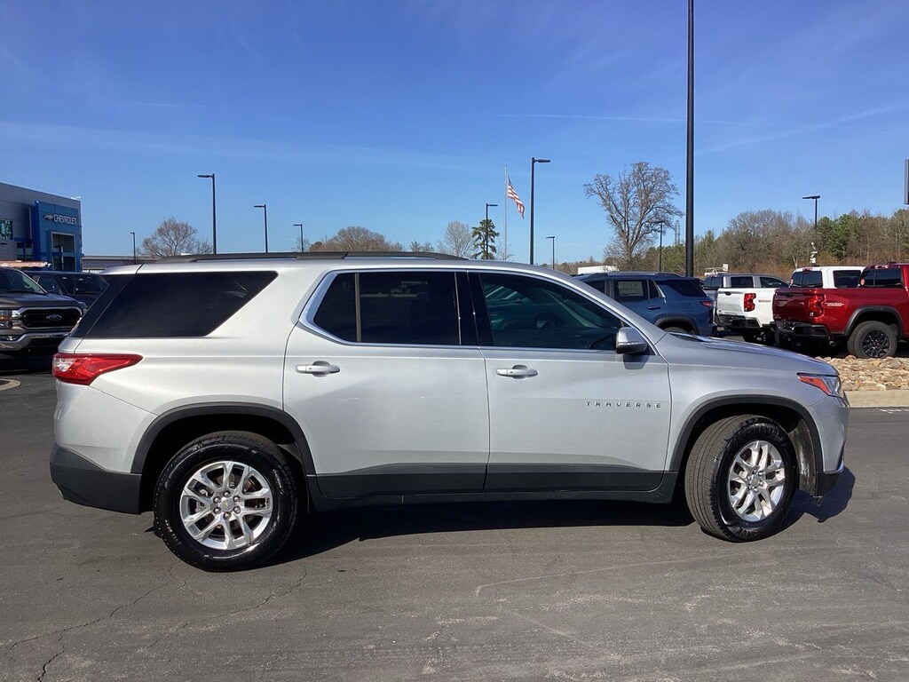Used 2021 Chevrolet Traverse LT SUV