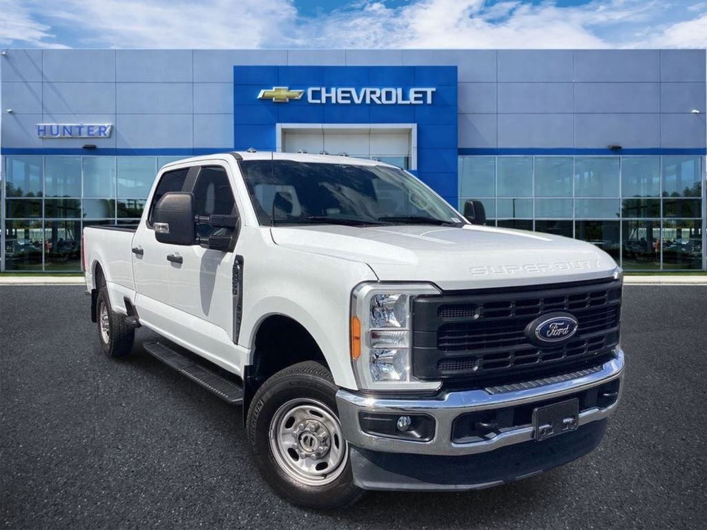 2023 Ford F-250 XL 4x4 Crew Cab 8' Box's photo