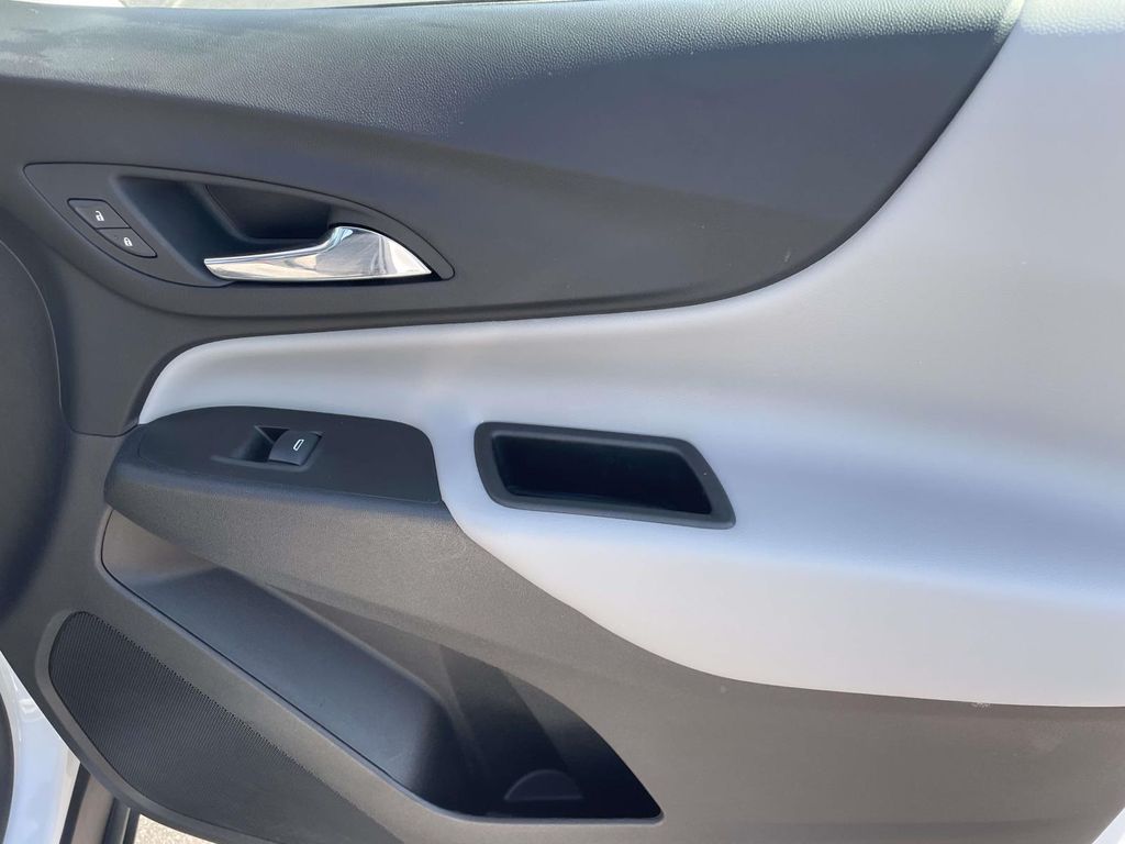 2024 Chevrolet Equinox LS - Photo 8