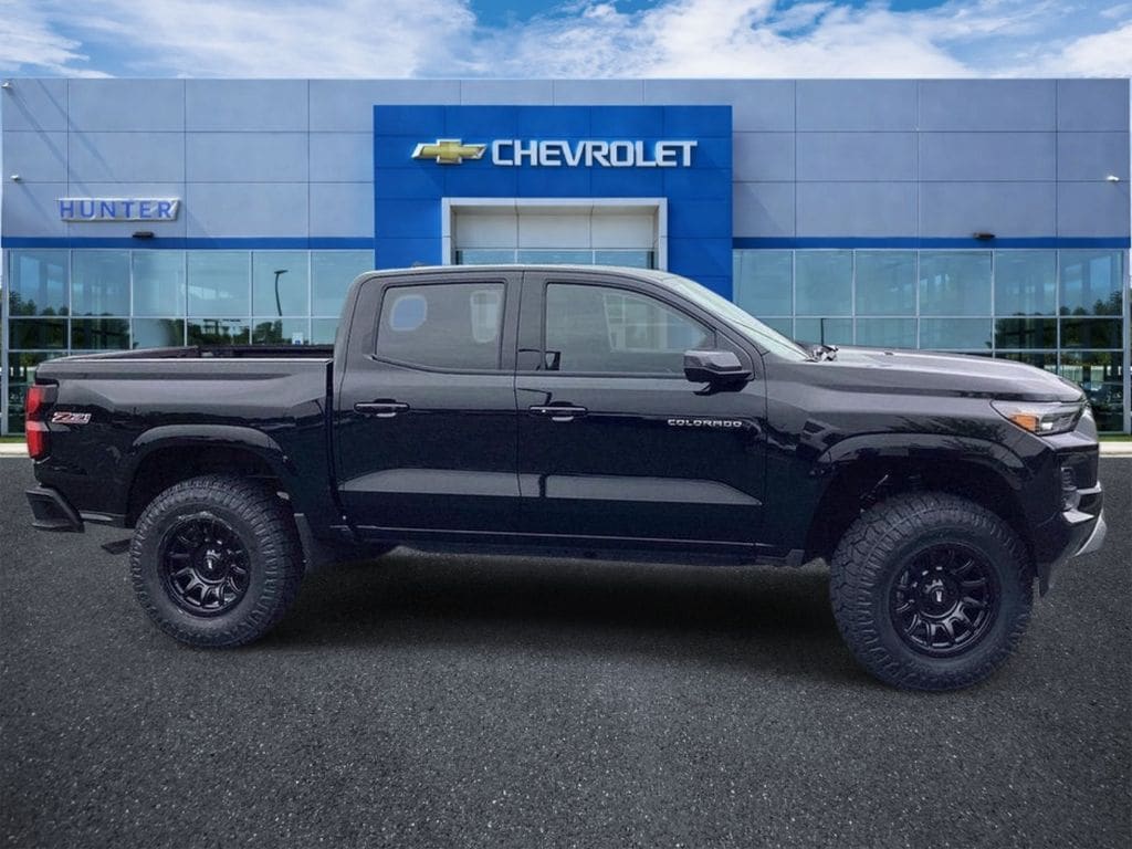 2025 Chevrolet Colorado Z71 - Photo 5