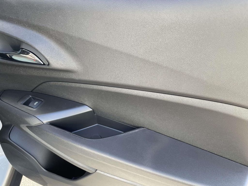 2026 Chevrolet Trax LT - Photo 10