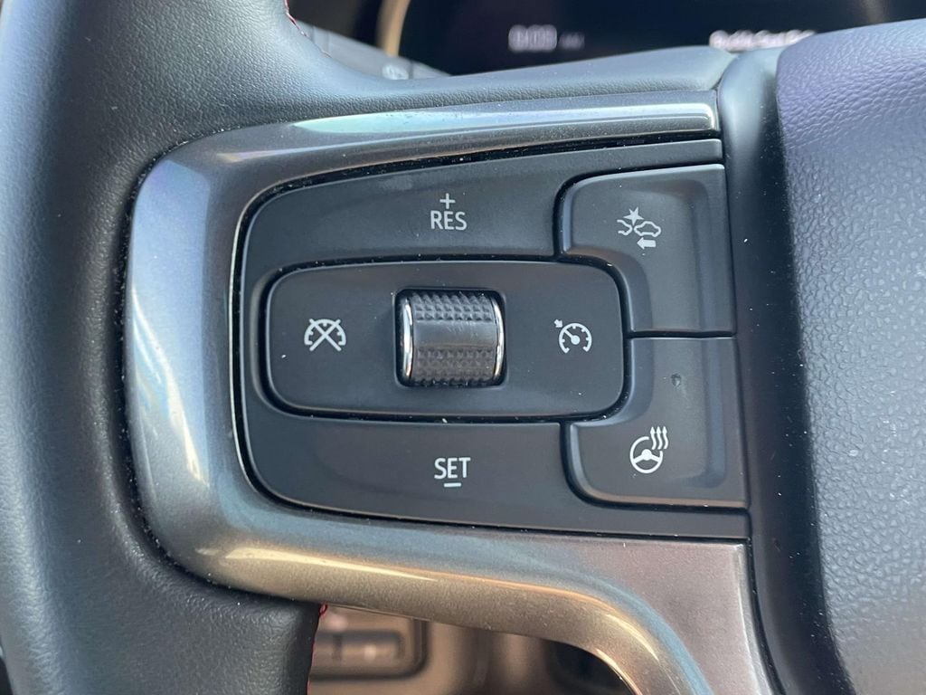 2024 Chevrolet Suburban RST - Photo 31