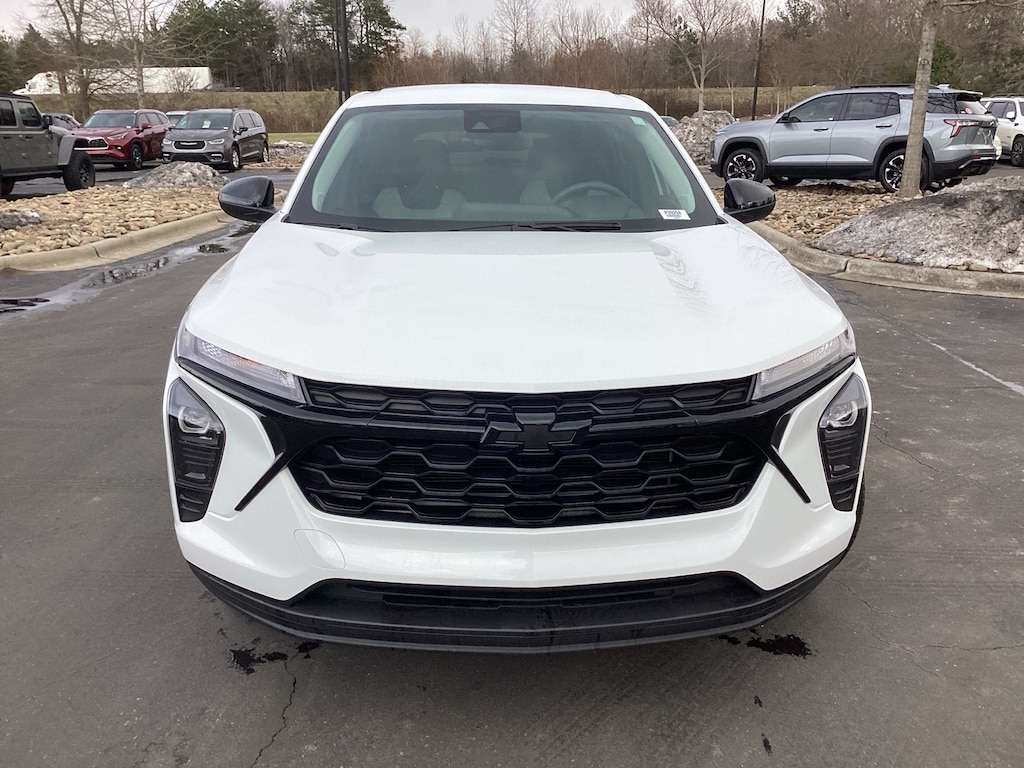 Used 2025 Chevrolet Trax LS SUV