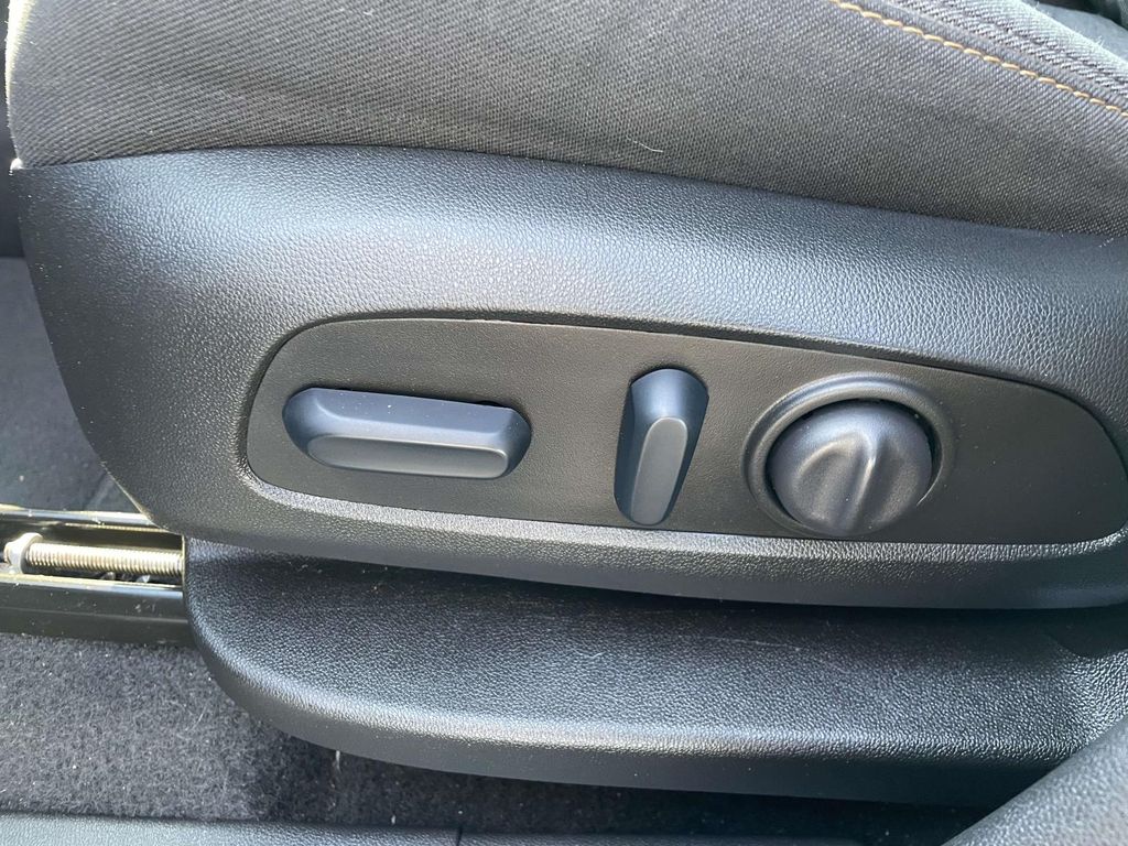 2023 Chevrolet Equinox LT - Photo 19