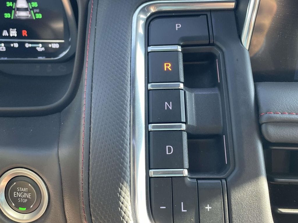 2024 Chevrolet Suburban RST - Photo 28