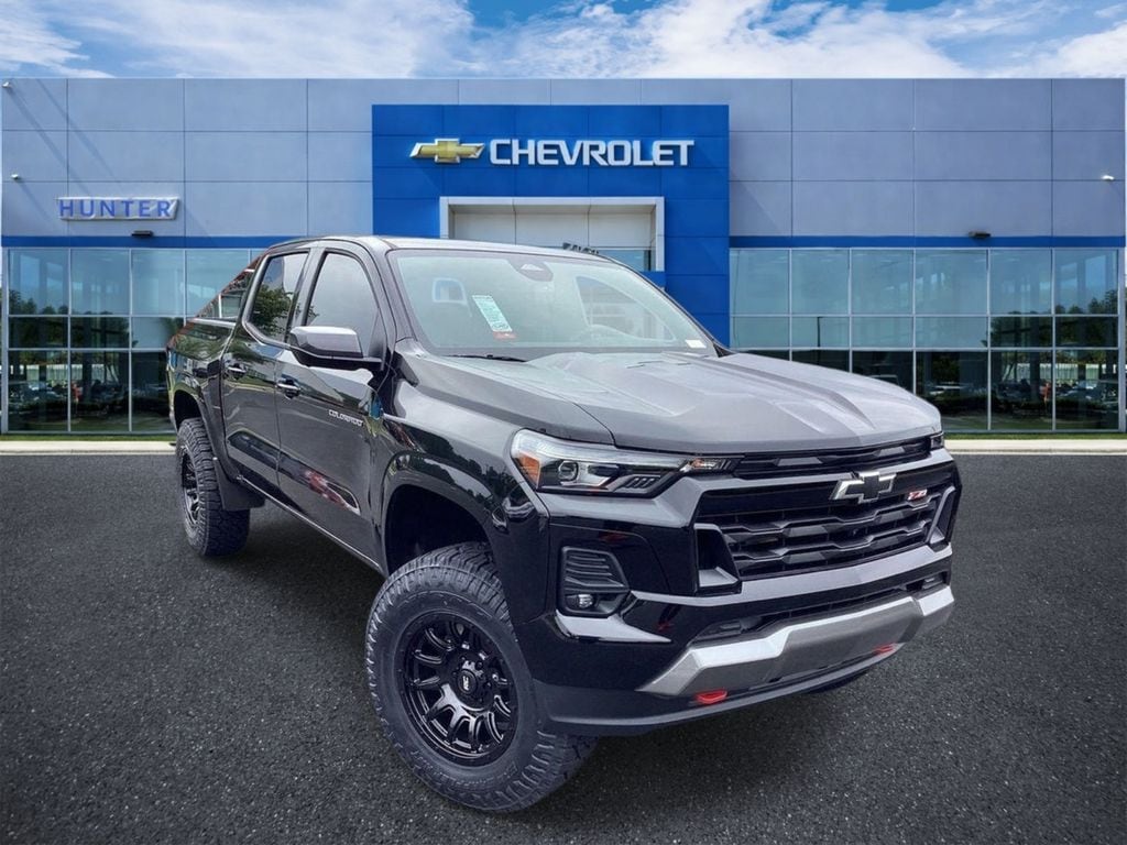 2025 Chevrolet Colorado 4WD Z71 Crew Cab Short Box's photo