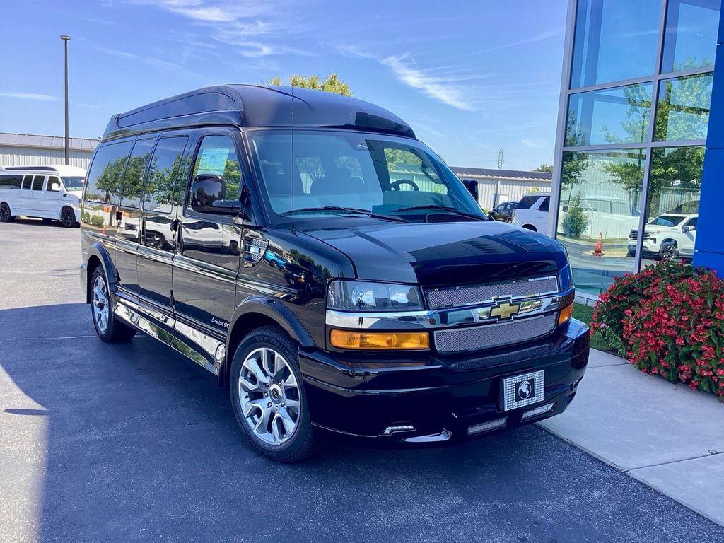 2025 Chevrolet Express Cargo Work Van - Photo 9