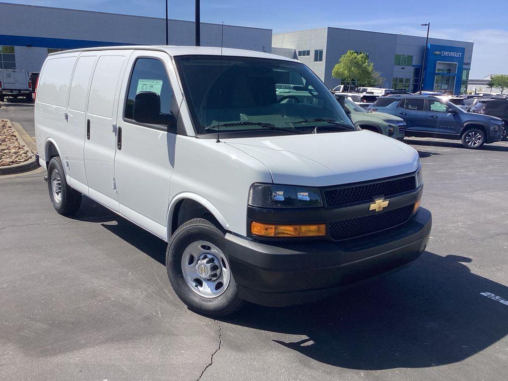 2026 Chevrolet Express Cargo Work Van - Photo 8
