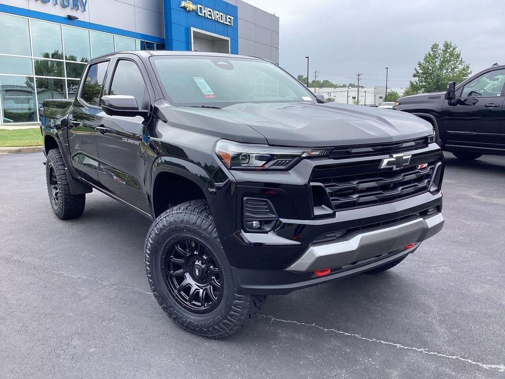 2025 Chevrolet Colorado Z71 - Photo 7