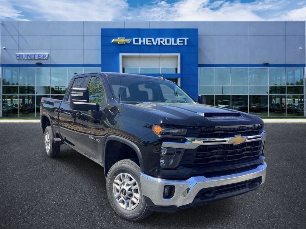 2026 Chevrolet Silverado HD LT 4WD Crew Cab Standard Box's photo