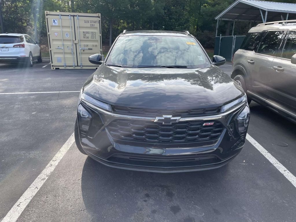 Used 2025 Chevrolet Trax 2RS SUV