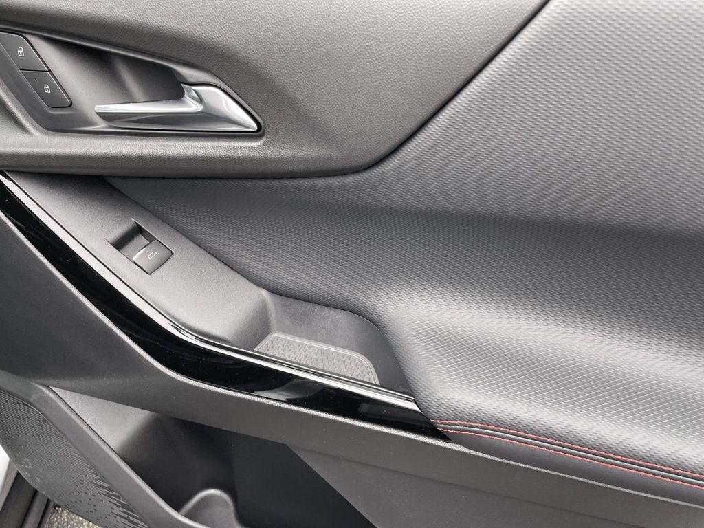2027 Chevrolet Equinox RS - Photo 8