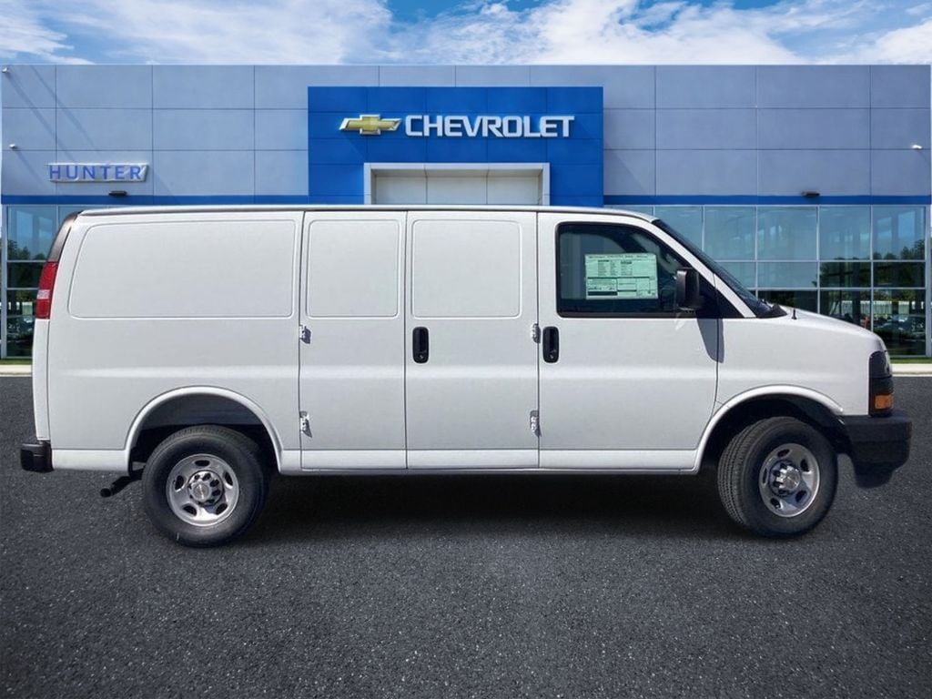 2026 Chevrolet Express Cargo Work Van - Photo 6