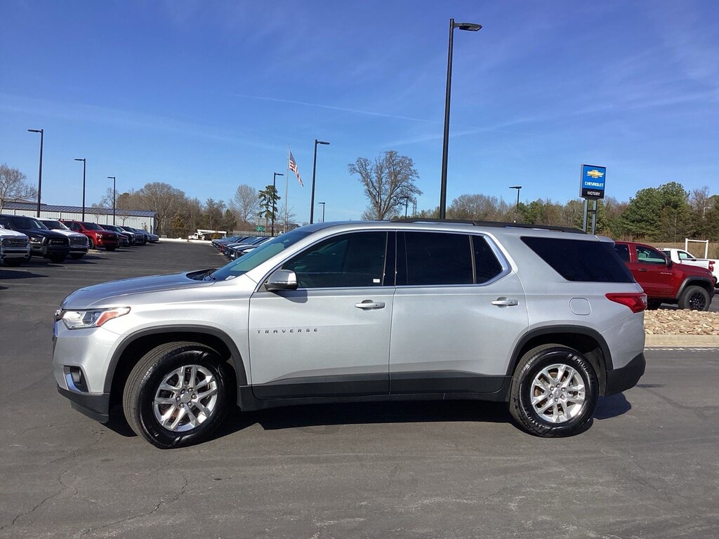 Used 2021 Chevrolet Traverse LT SUV