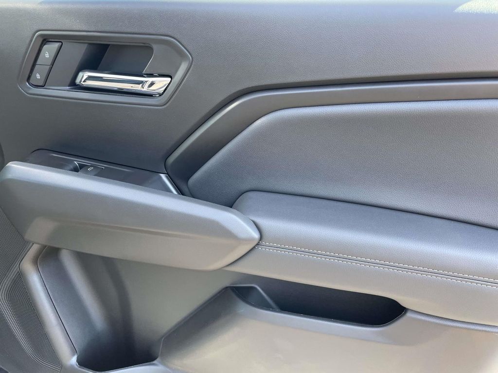 2026 Chevrolet Colorado LT - Photo 8