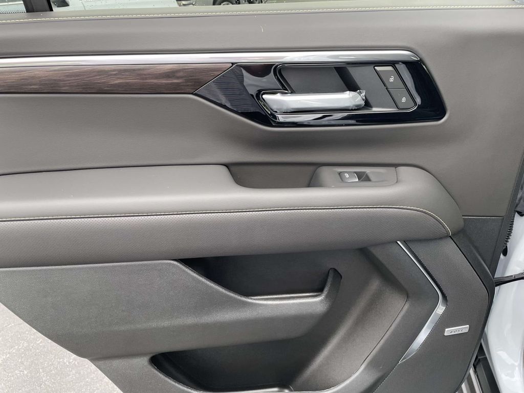 2026 Chevrolet Tahoe Premier - Photo 15