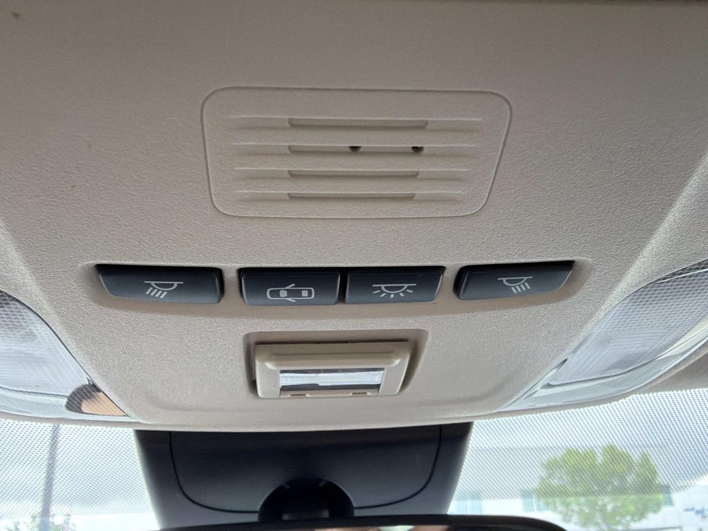 2020 Toyota Corolla LE - Photo 28