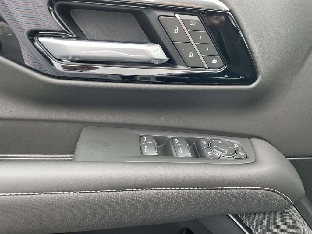2026 Chevrolet Tahoe Premier - Photo 19