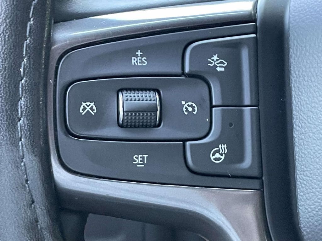 2024 Chevrolet Suburban RST - Photo 31
