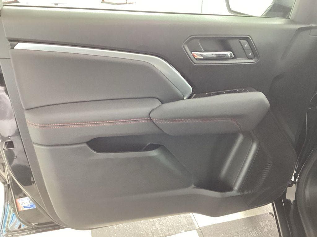 2025 Chevrolet Colorado Z71 - Photo 24