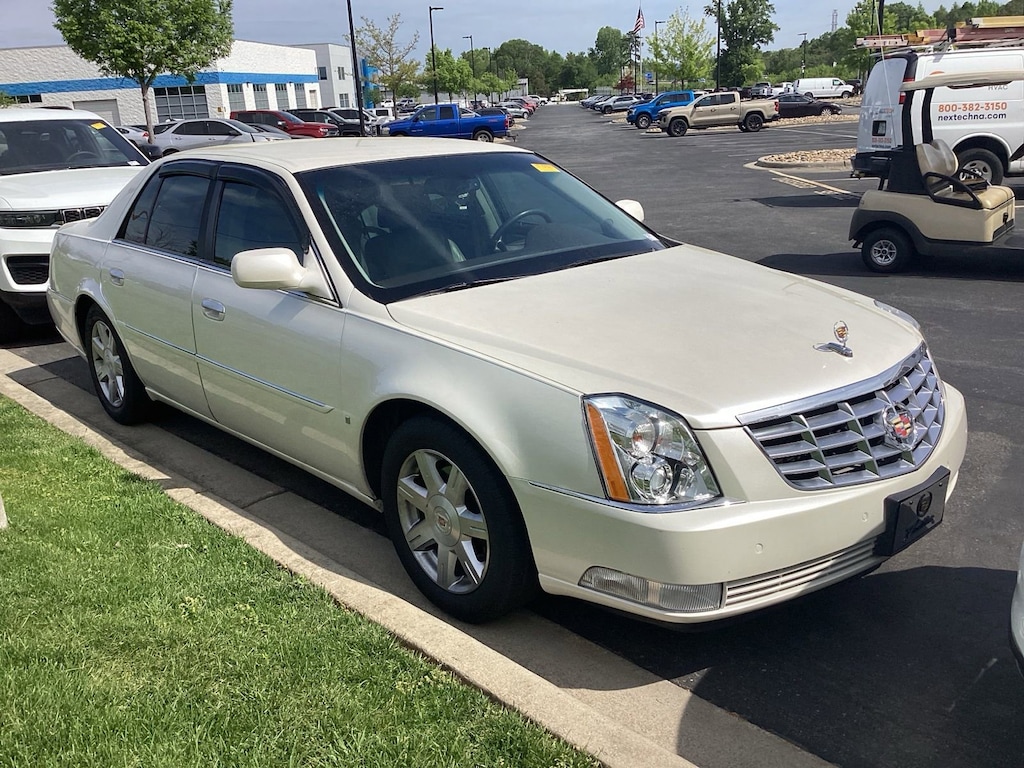 Used 2007 CADILLAC DTS Luxury I Car