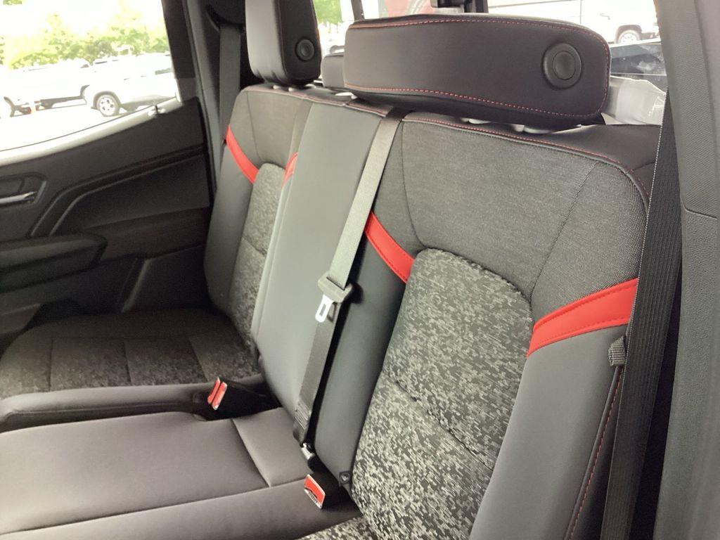 2025 Chevrolet Colorado Z71 - Photo 13
