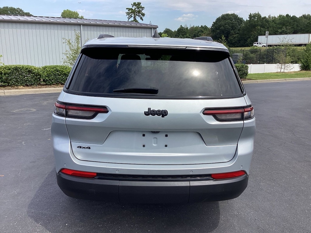 Used 2024 Jeep Grand Cherokee L Altitude SUV