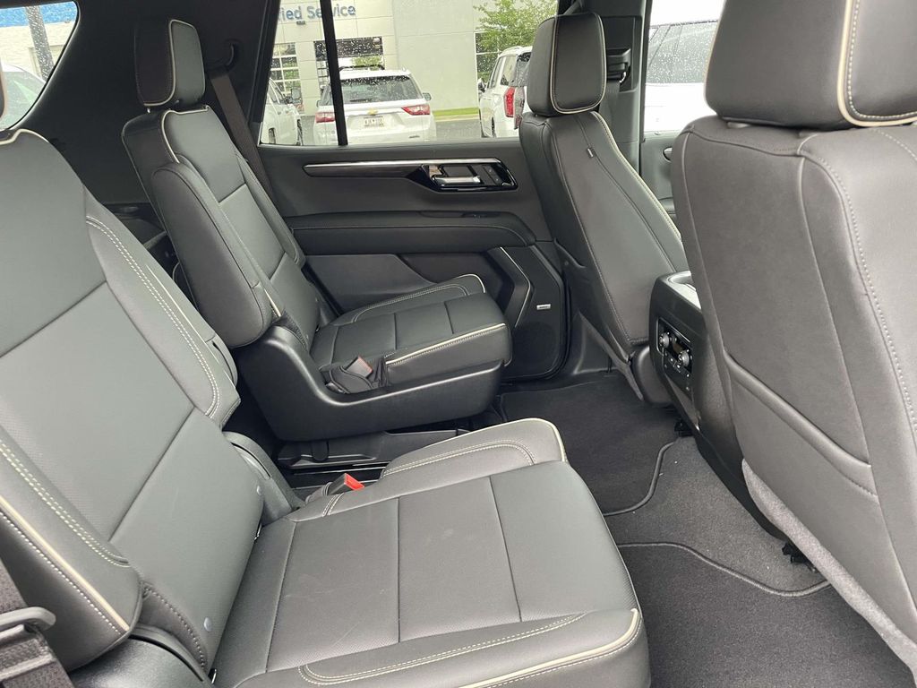 2026 Chevrolet Tahoe Premier - Photo 11
