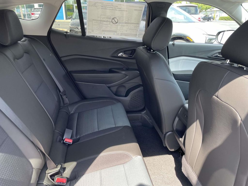 2026 Chevrolet Trax LT - Photo 10