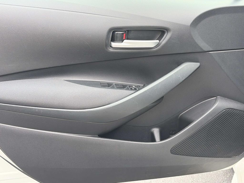2020 Toyota Corolla LE - Photo 12