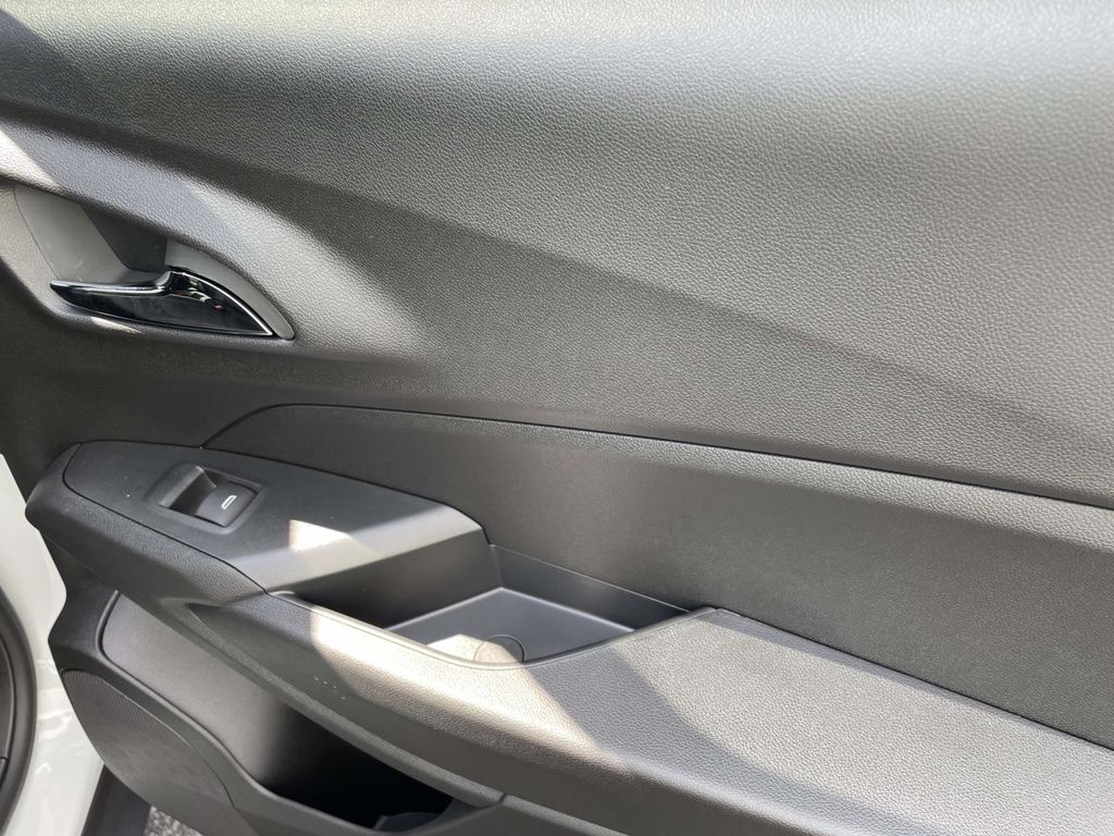 2026 Chevrolet Trax RS - Photo 10