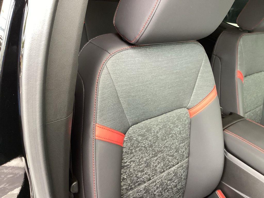 2025 Chevrolet Colorado Z71 - Photo 18