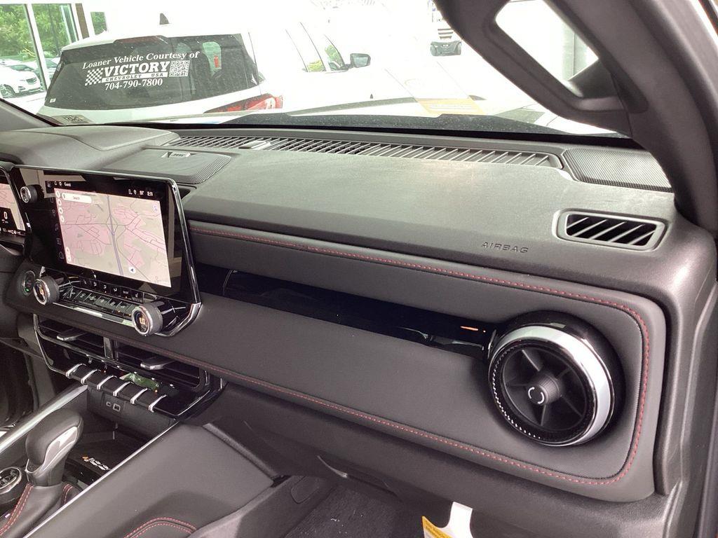2025 Chevrolet Colorado Z71 - Photo 17