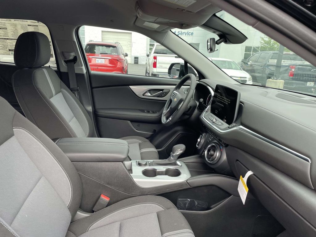 2026 Chevrolet Blazer 2LT - Photo 9