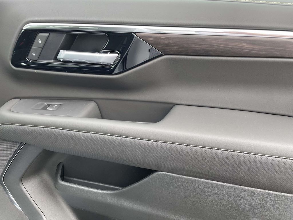 2026 Chevrolet Tahoe Premier - Photo 8