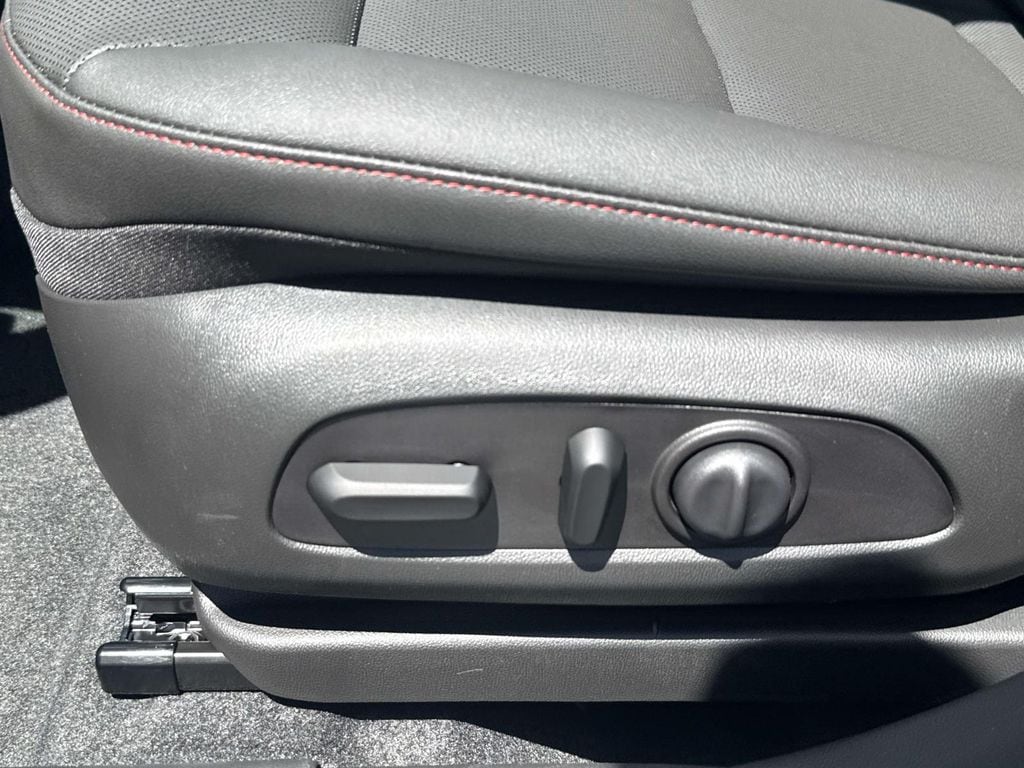 2026 Chevrolet Trax RS - Photo 11