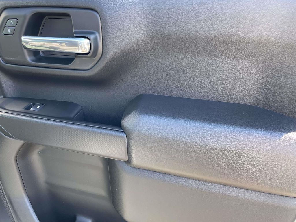 2026 Chevrolet Silverado 1500 Custom - Photo 7