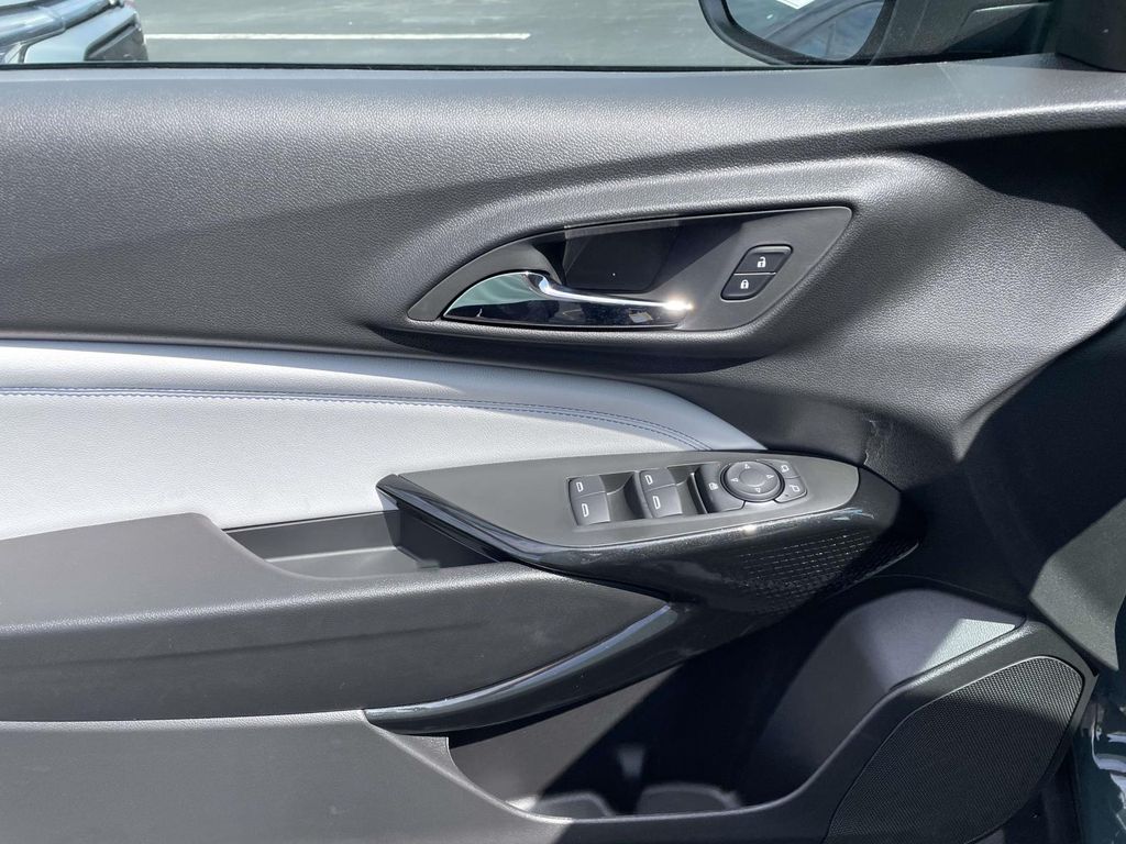 2026 Chevrolet Trax LT - Photo 17