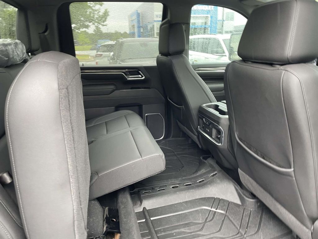2025 Chevrolet Silverado 2500HD LTZ - Photo 11