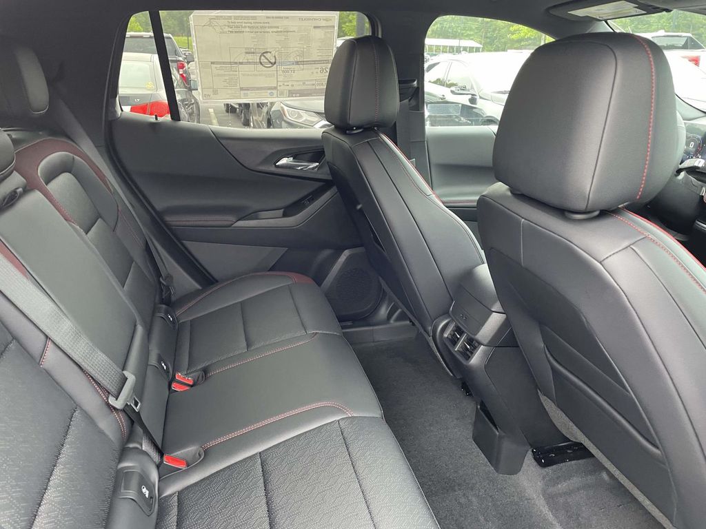2027 Chevrolet Equinox RS - Photo 11