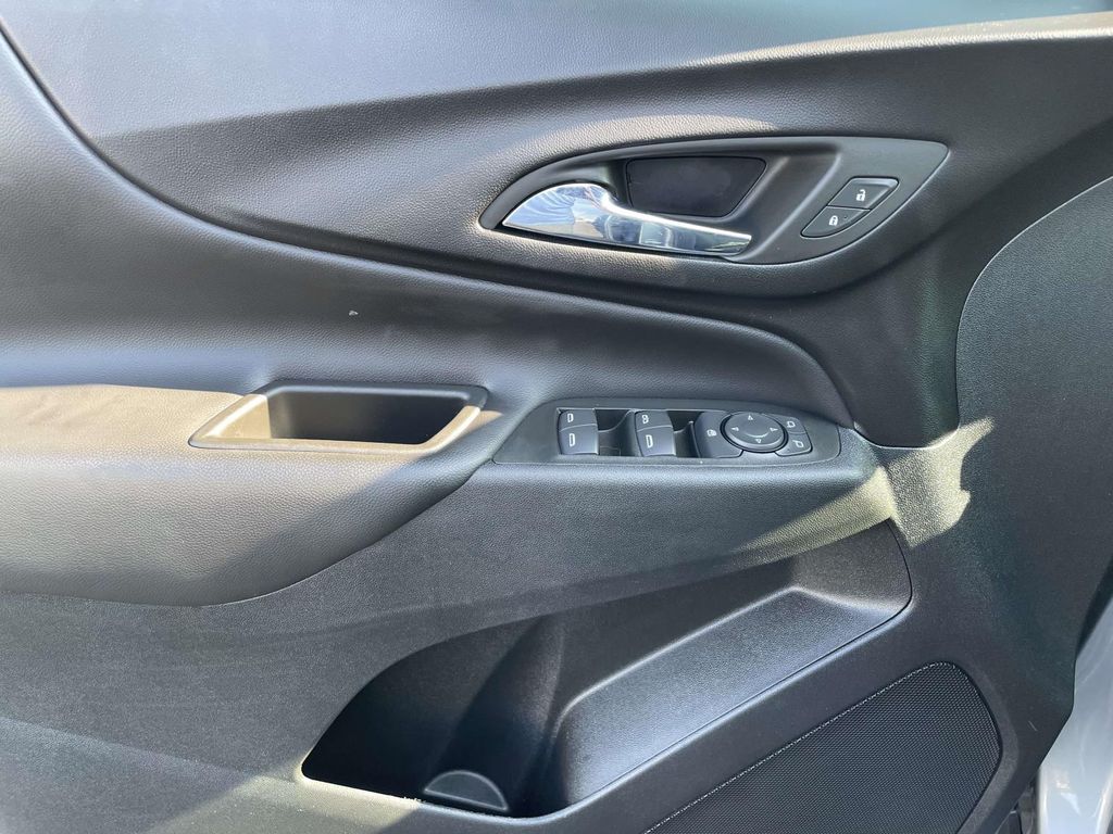 2023 Chevrolet Equinox LT - Photo 17