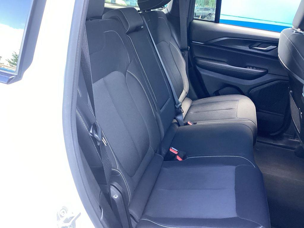 2025 Jeep Grand Cherokee Laredo - Photo 19