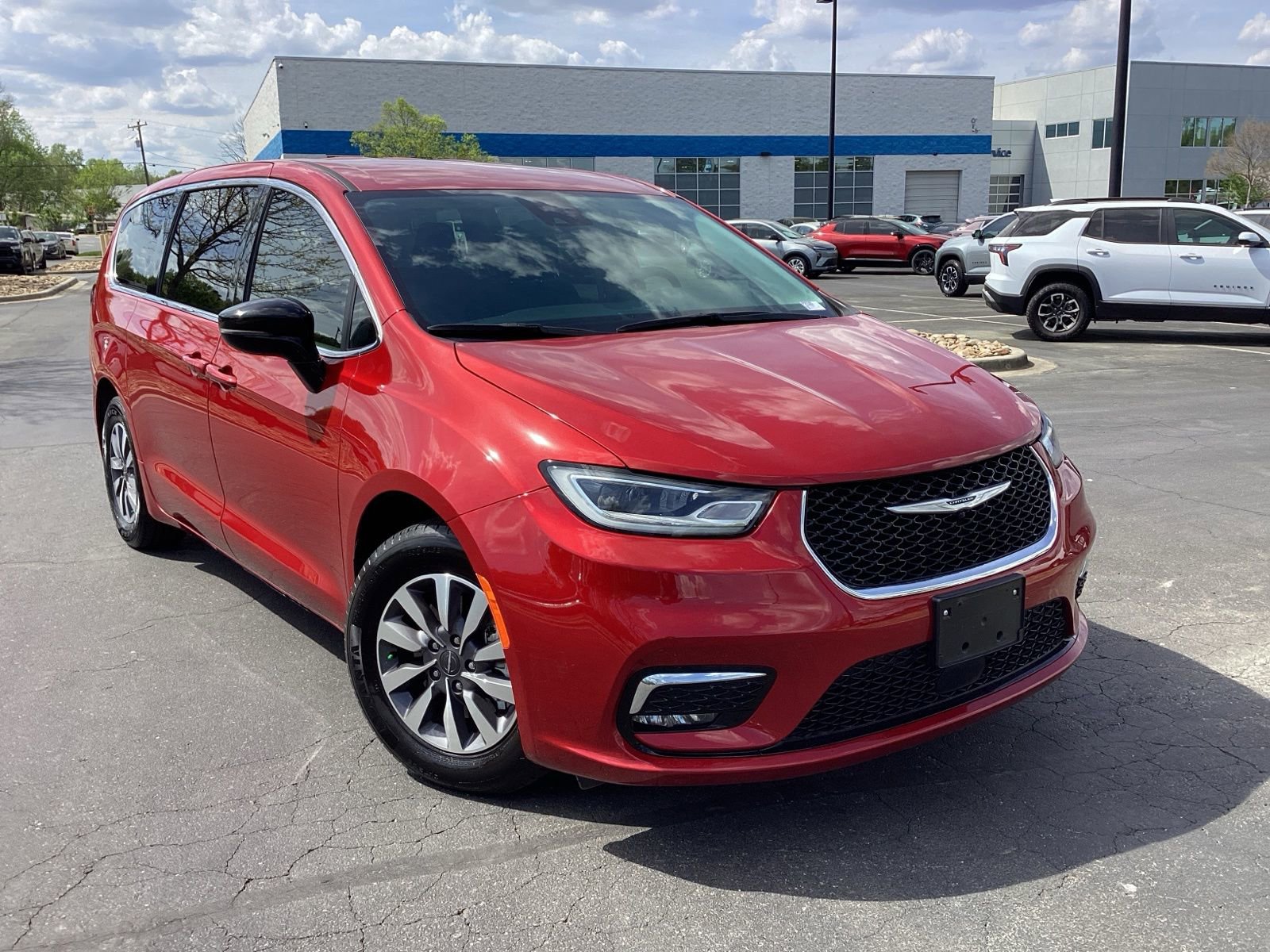 2024 Chrysler Pacifica PHEV Select