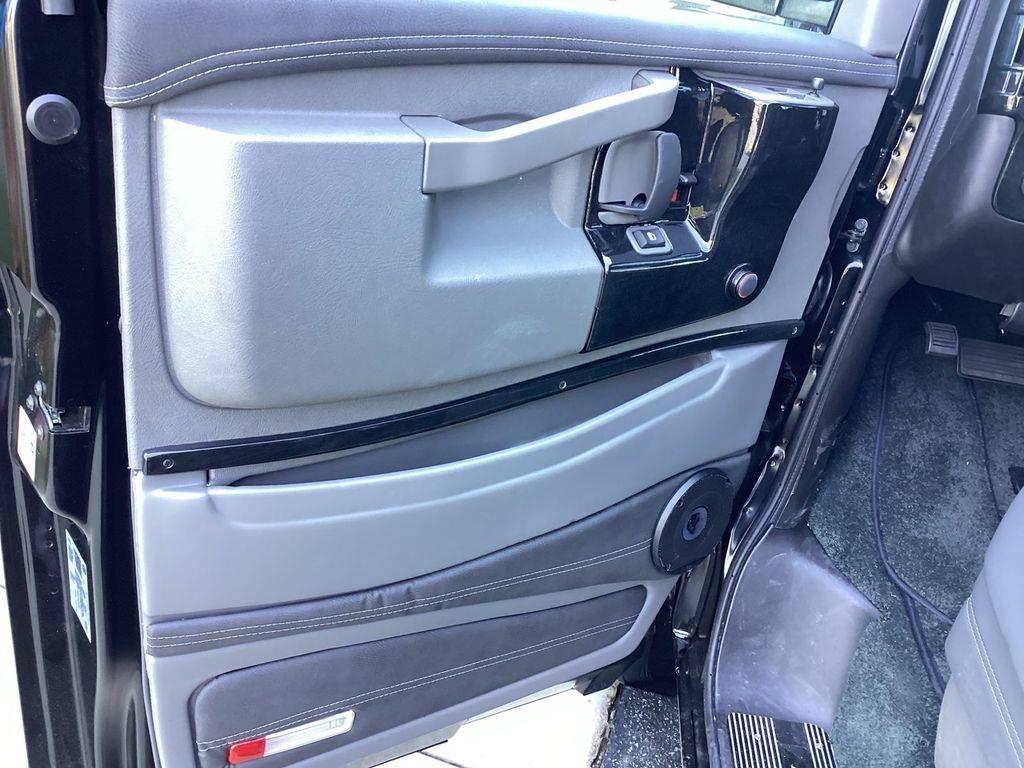 2025 Chevrolet Express Cargo Work Van - Photo 27