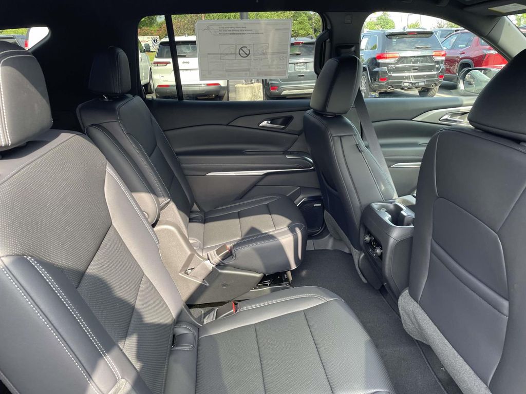 2026 Chevrolet Traverse LT - Photo 10