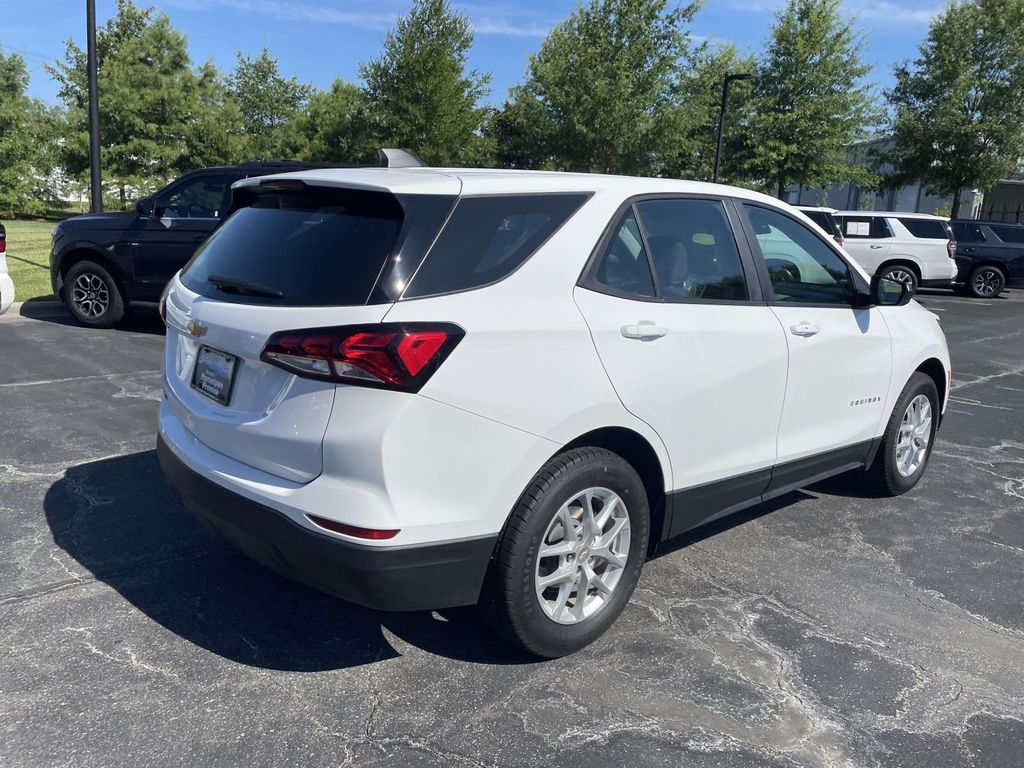 2024 Chevrolet Equinox LS - Photo 6