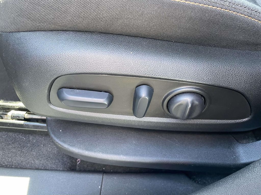 2023 Chevrolet Equinox LT - Photo 19