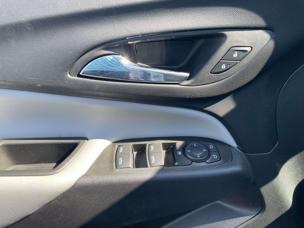 2024 Chevrolet Equinox LS - Photo 18