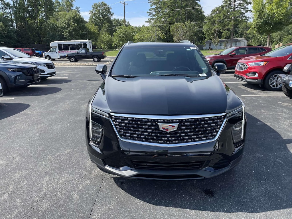 Used 2025 CADILLAC XT4 Premium Luxury SUV